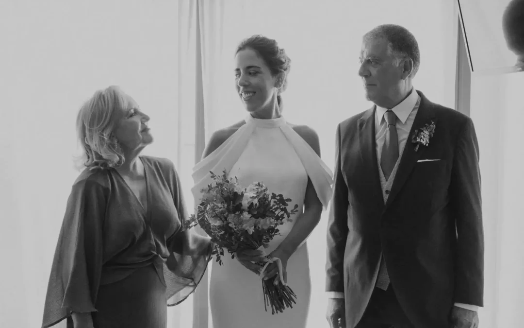 ¿Por qué tu boda merece una historia visual y no solo un reportaje de fotos?
